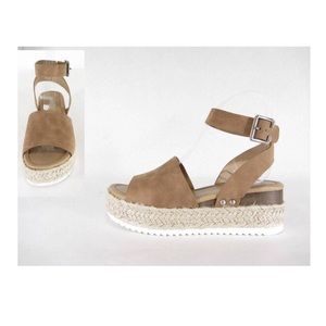 Tan Espadrille sandal